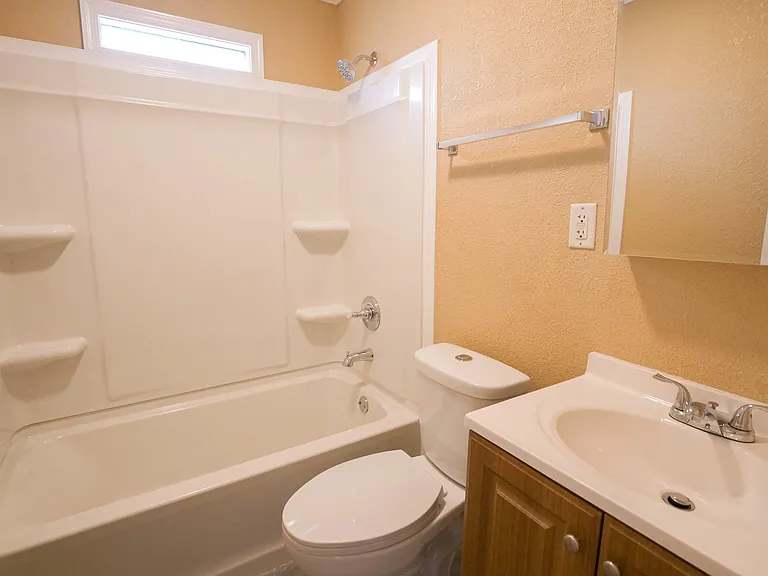 304 E Mason St — Photo 7