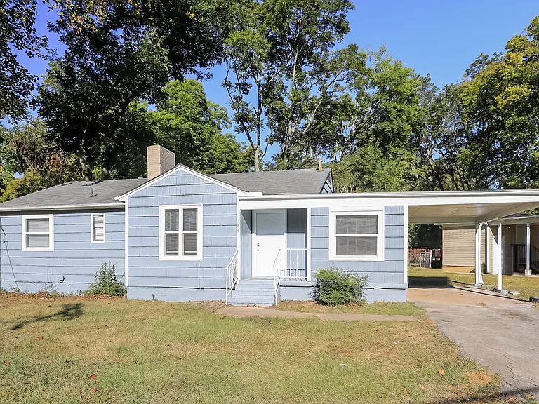 700 Robison Dr — Photo 1