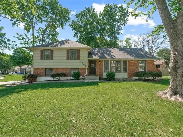6701 E 126th St, Grandview, MO 64030