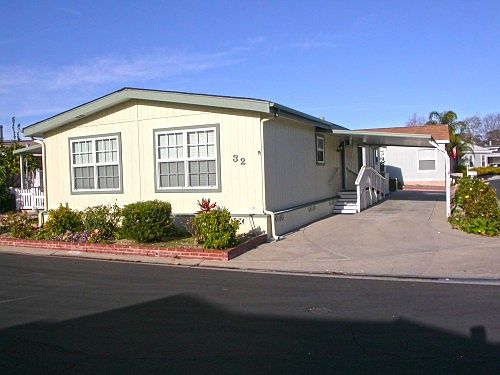 2nd image of 32 Faulkner Ct #32