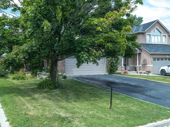 14 Sable Dr, Hamilton, ON L9K 1K9