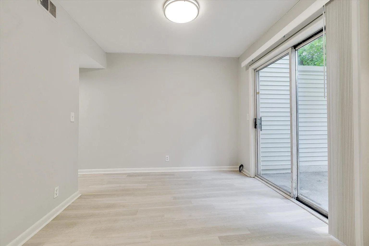 4958 Edmondson Pike — Photo 1