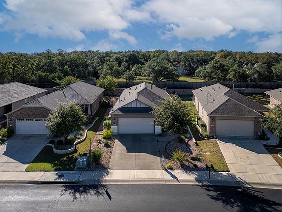 2nd image of 307 Hobby St