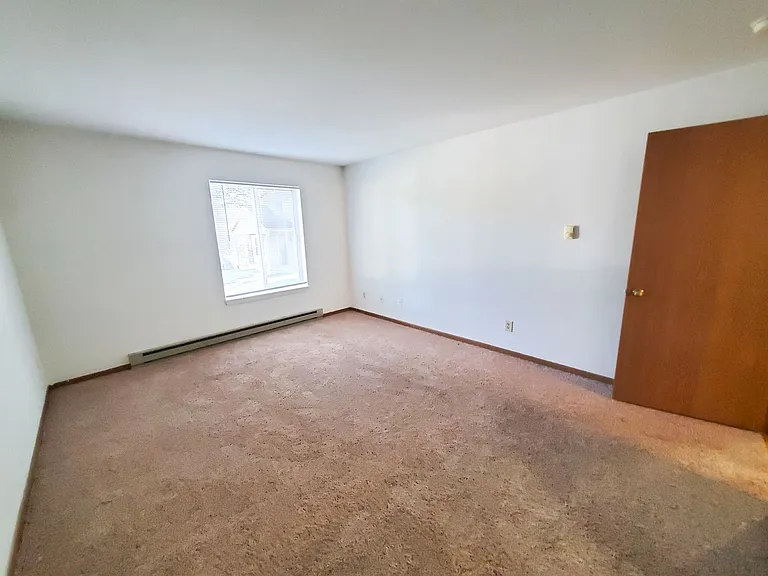 Orchard Village Apartments — Photo 31