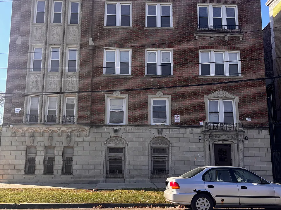 10 S Mason Ave