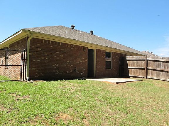 2nd image of 708 Parkway Dr #B