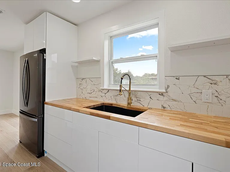 301 W Rutgers St — Photo 32
