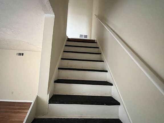 5th image of 2992 Spruce Cir