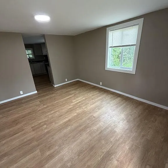 985 Oregon St — Photo 7
