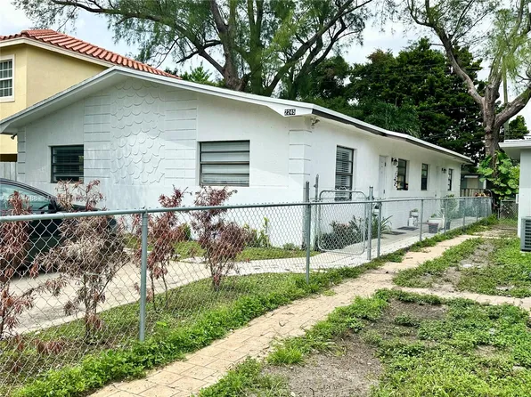 2245 Cody St, Hollywood, FL 33020