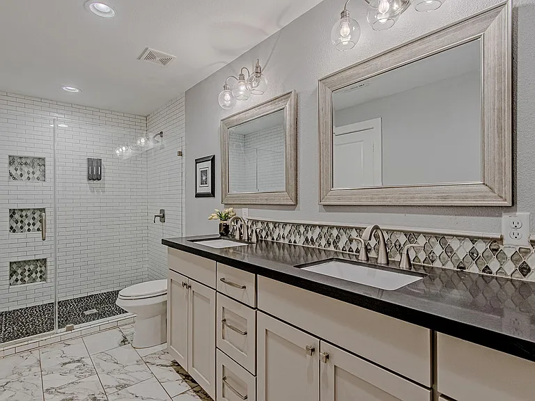 2422 Truxillo St — Photo 3