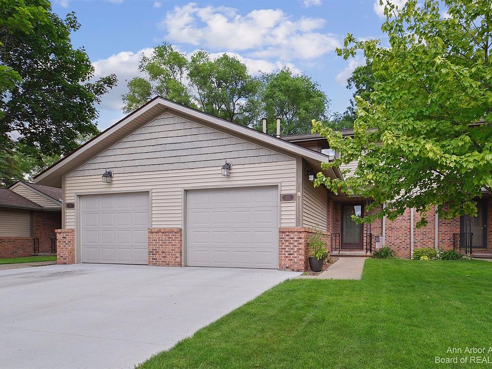 1st image of 823 Moore Dr #10