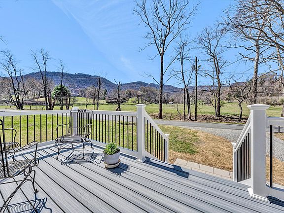 5th image of 7338 Apple Grove Ln
