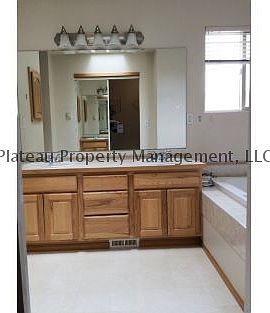 3rd image of 1313 Williams Ave NW