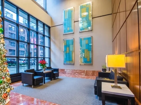 211 E Ohio St, Chicago, IL