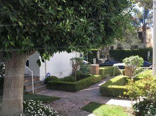 152 1/2 N Sycamore Ave, Los Angeles, CA 90036