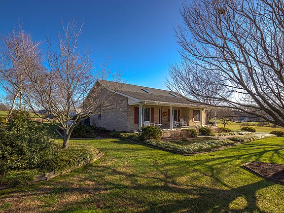 3rd image of 152 Elm Hill Dr