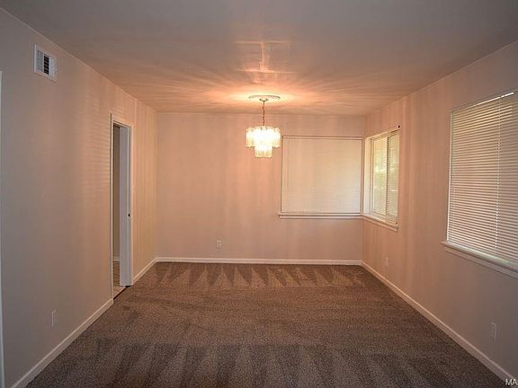 4th image of 3711 Willow Lane Dr