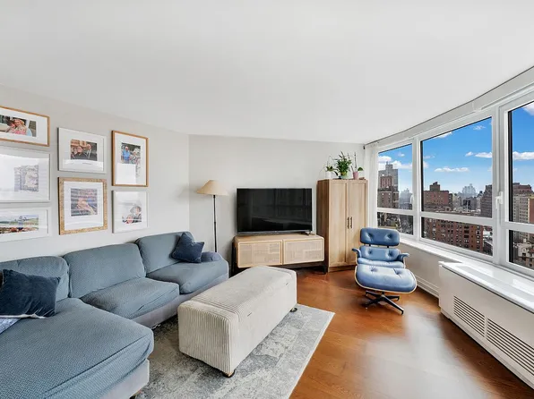 200 E 94th St APT 2315, New York, NY 10128