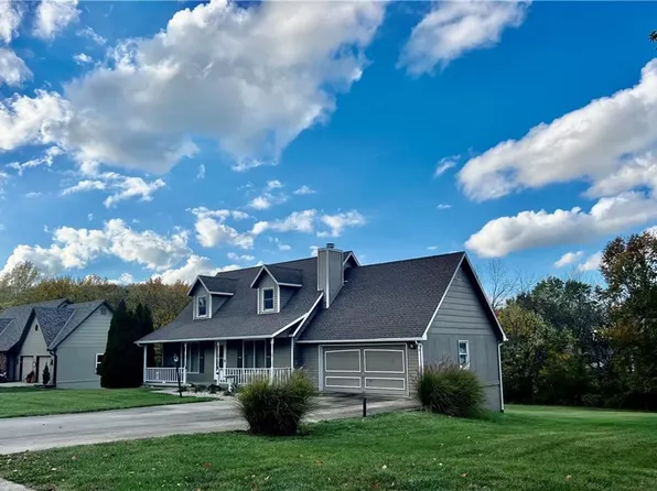 302 W Dauxville Dr, Richmond, MO 64085