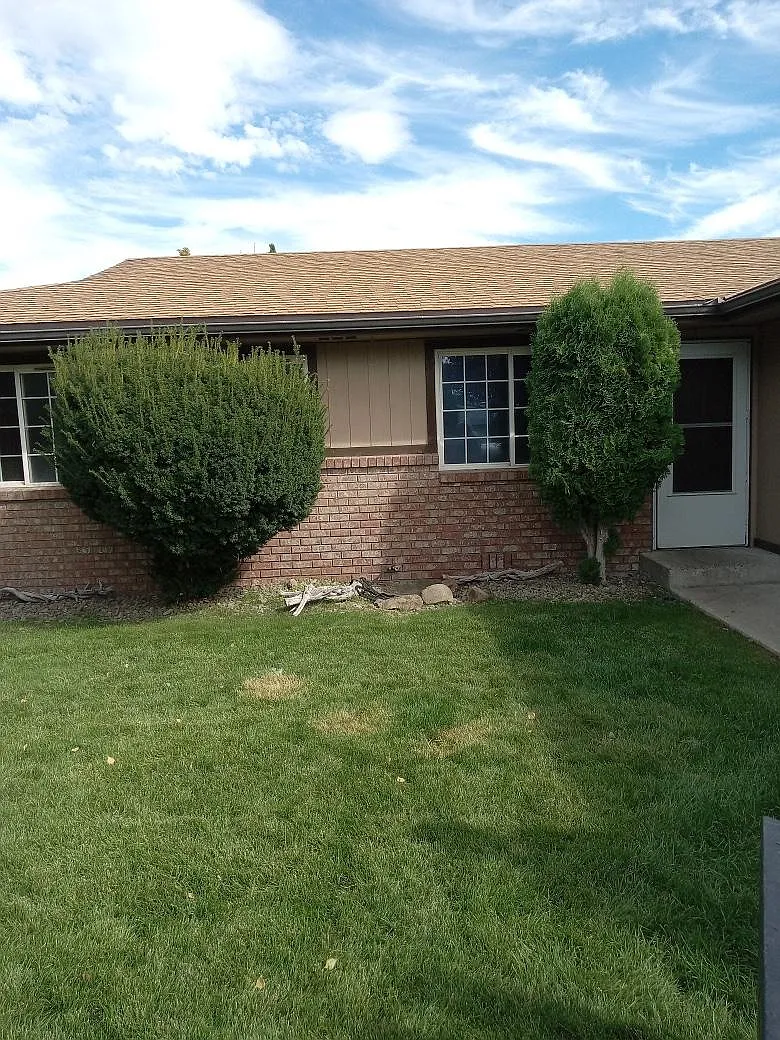 409 S 74th Ave — Photo 1