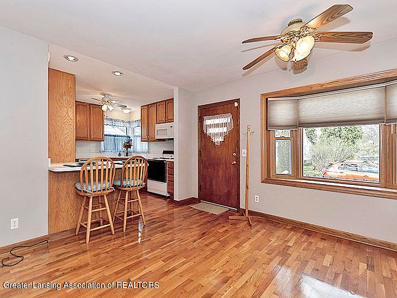4th image of 712 Lincoln Ave