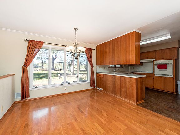 5th image of 1254 9th Ave S