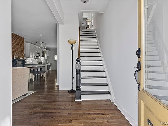 3rd image of 705 N 21st St