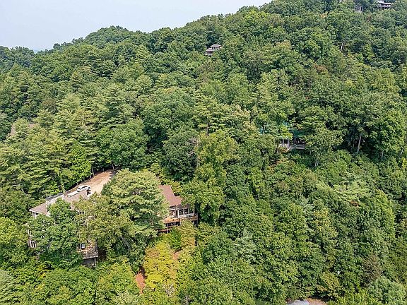5th image of 315 Pine Hill Pvt Dr
