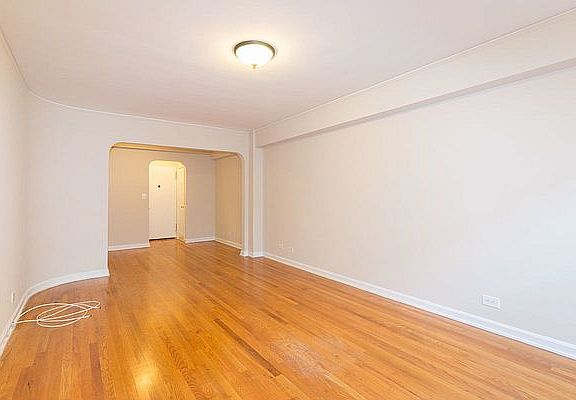 3rd image of 55 W 92nd St APT 5J