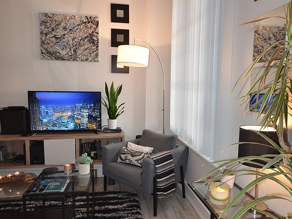 5th image of 1169 N Hope St APT 5D