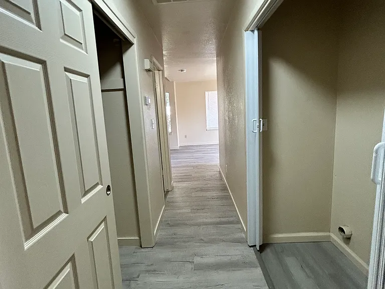 1424 Sylvan Ave — Photo 17