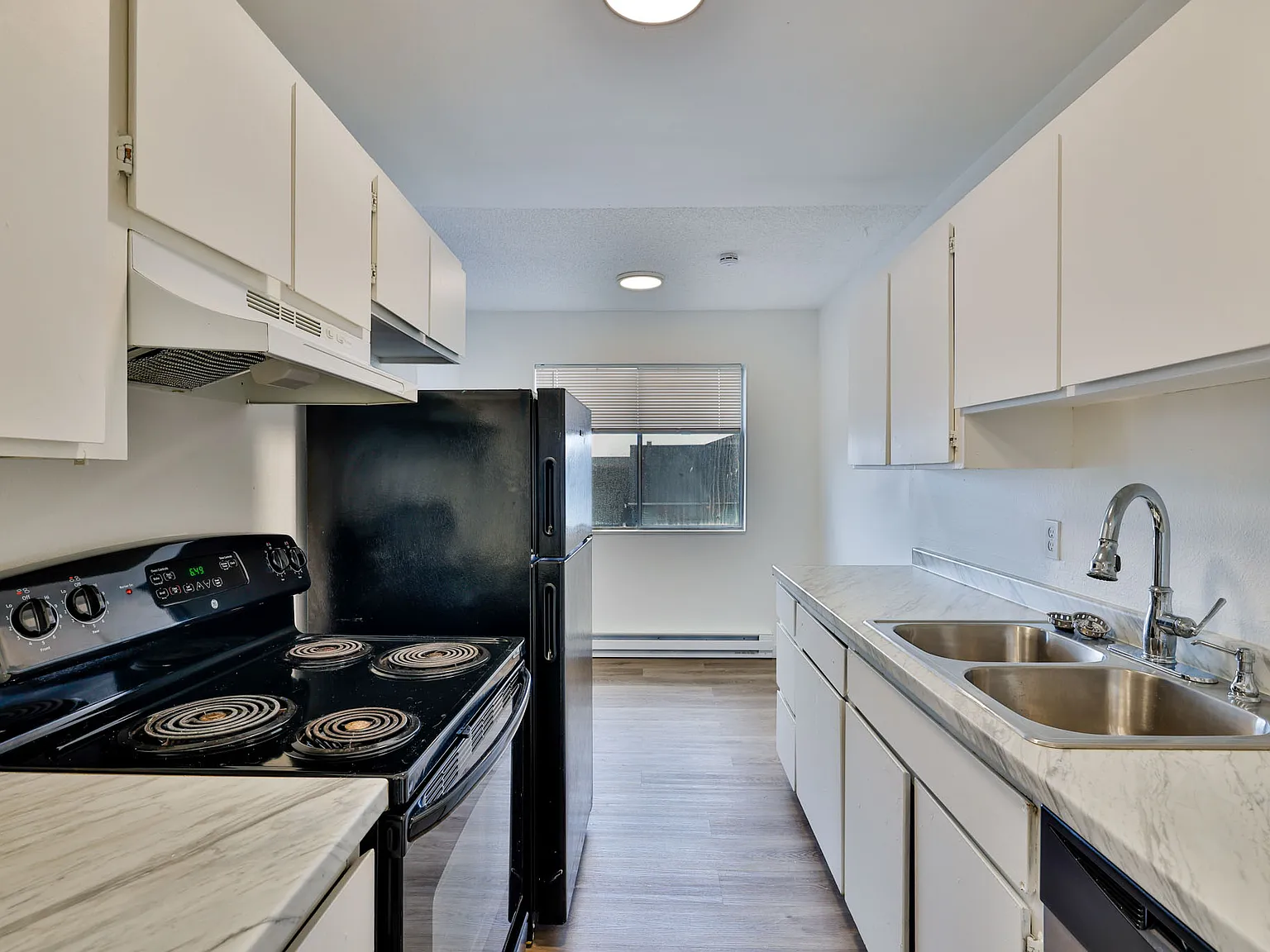 2 bed, 750 sqft, $1,325 — Photo 4