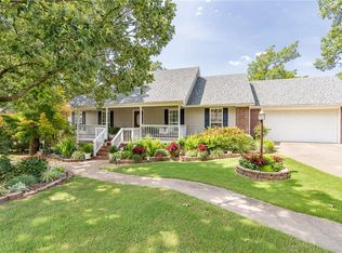 14853 Park Ridge Dr, Lowell, AR 72745