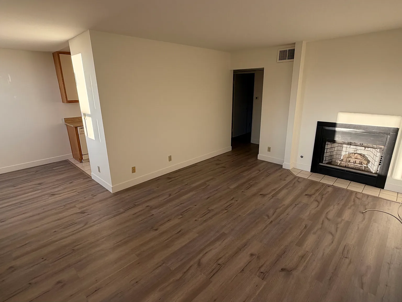 1 bed, 750 sqft, $2,200 — Photo 3