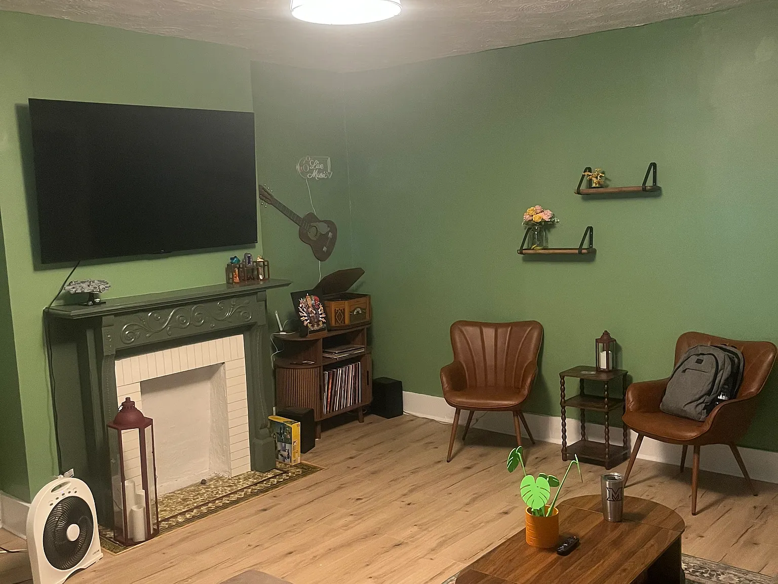 4 bed, 1.5 bath, 1668 sqft, $1,000 — Photo 2