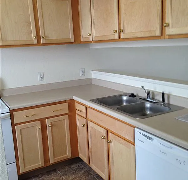 850 S 38th St — Photo 2