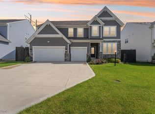 8809 Leatherleaf Dr, Columbia Station, OH 44028