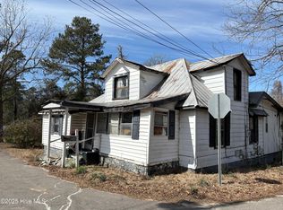 109 Blue Ave, Raeford, NC 28376