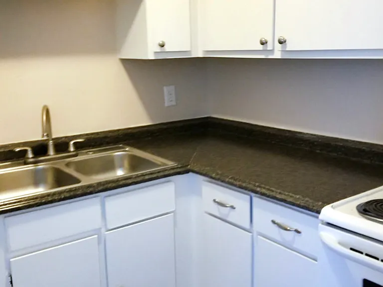 Twin Gables Apartments — Photo 51