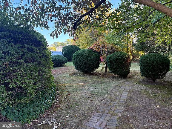 5th image of 1127 Oak Leaf Ln