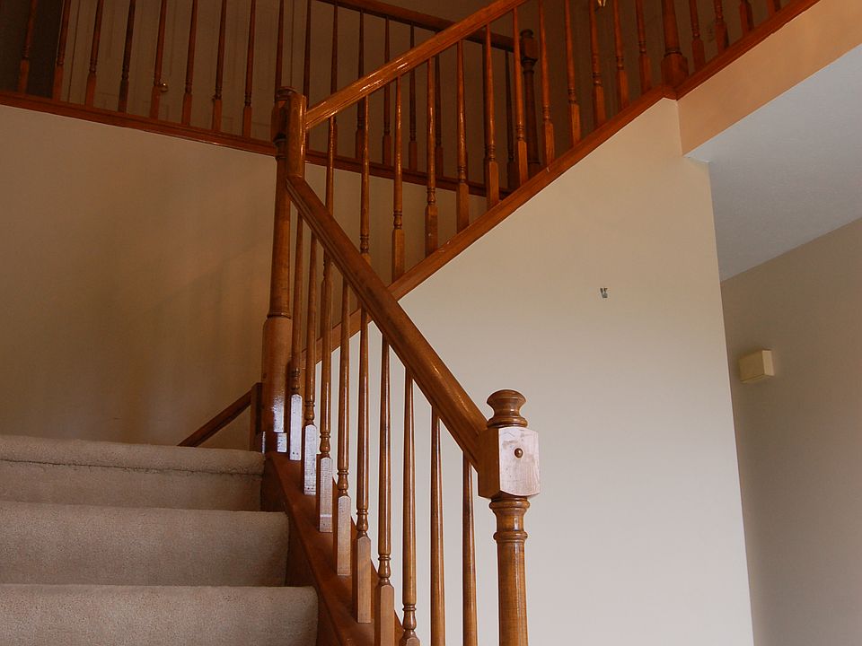 Stairway in Foyer going up