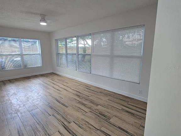 4th image of 1282 Robin Hood Ln