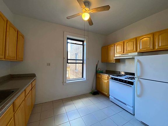 3rd image of 83-39 Talbot St #61