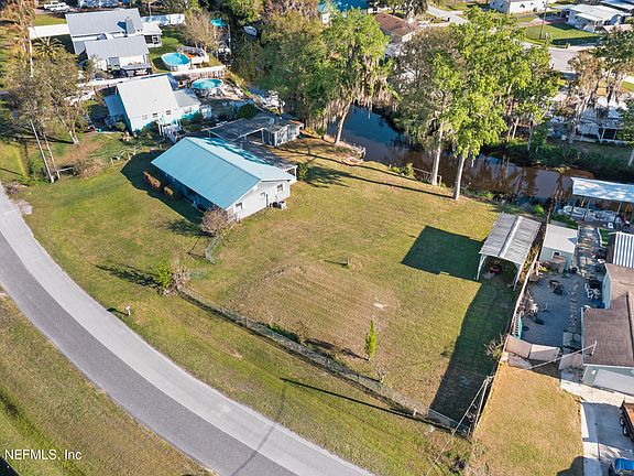 5th image of 272 HARBOR Drive