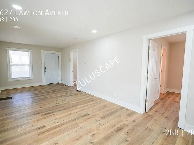 1627 Lawton Ave — Photo 3