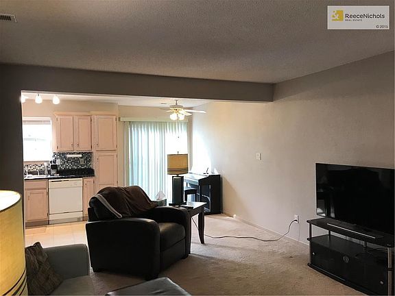 4th image of 1326 SE Lexington Ave #152A