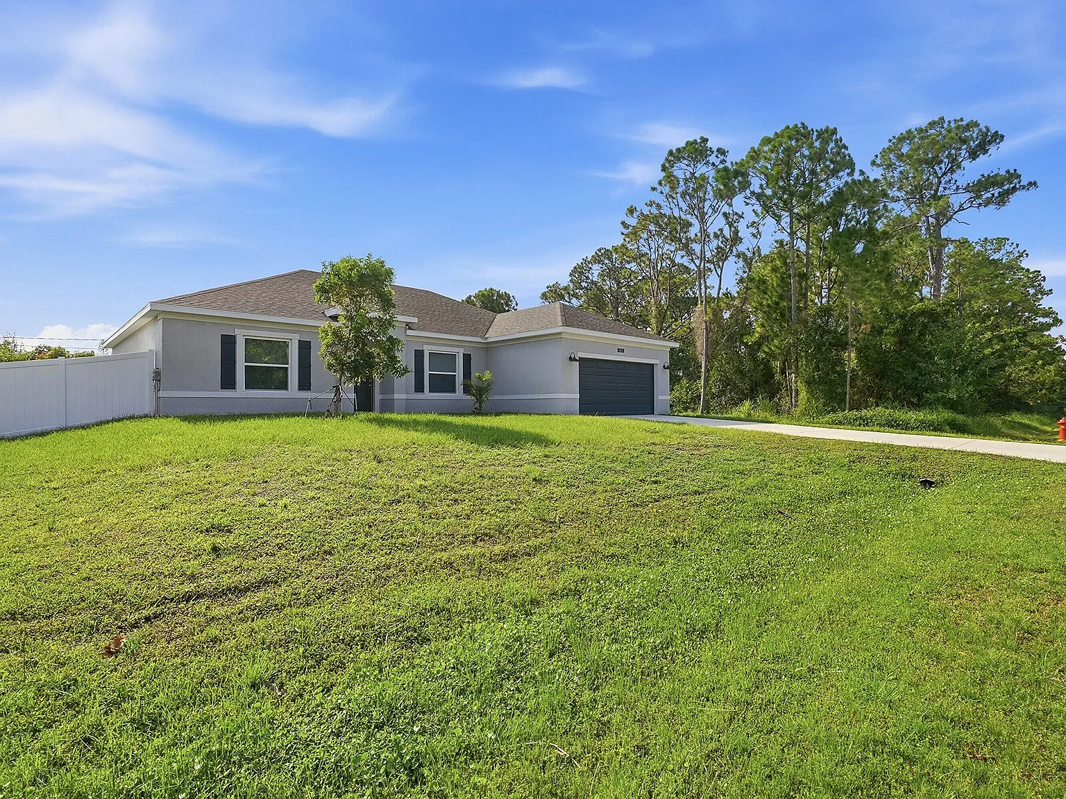 4 bed, 2.0 bath, 1874 sqft, $2,850 — Photo 4
