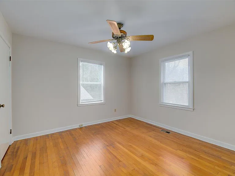 302 Volena Pl — Photo 11
