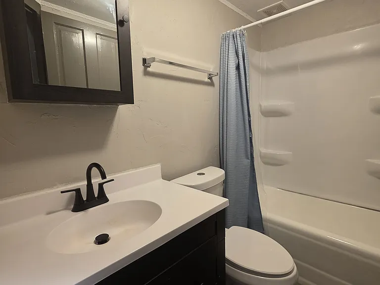 131 E 2nd St #2 — Photo 5
